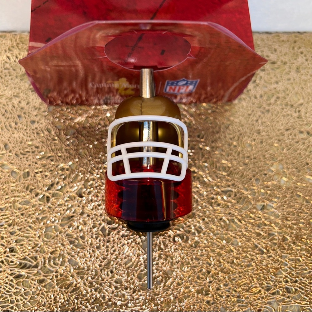 Captain Morgan NFL Football Helmet Bottle Pourer Topper Pour Spout RARE NEW NIB